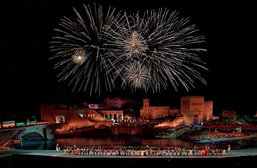 Puy du Fou España "El Sueño de Toledo" Night Show - Choosing standard or premium seating