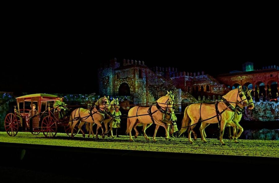 Puy du Fou España "El Sueño de Toledo" Night Show - The outdoor setting changes your planning