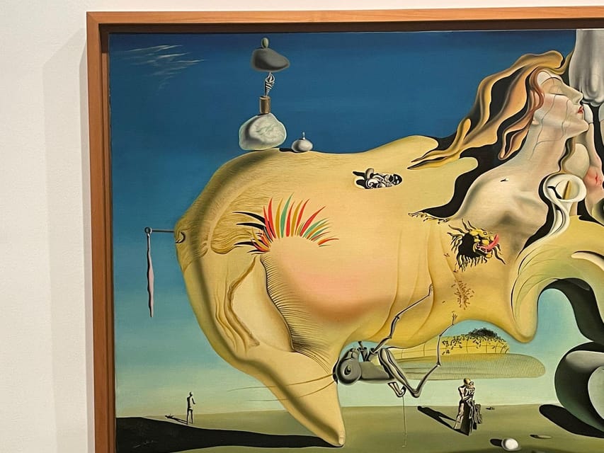 Reina Sofía Museum guided tour with ticket and skip the line - The two-hour route through modern art
