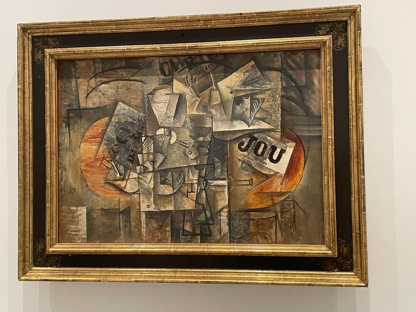 Reina Sofía Museum guided tour with ticket and skip the line - Why a guide helps at this museum