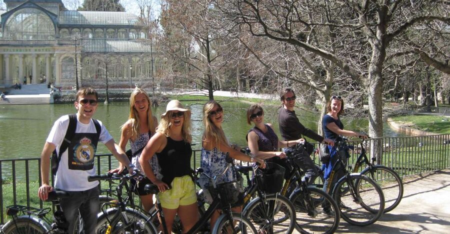 Rent a Bike in Madrid -Free phone holder and selfguided tour - Picking the right bike for Madrid