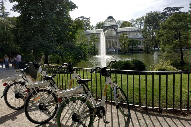 Retiro Park bike tour- Get transported to the XVI century - Five minutes at Puerta de Alcalá