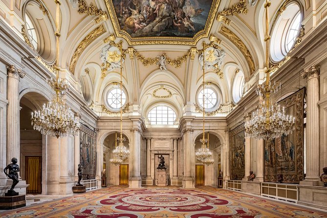 Royal Palace Guided Tour Small Group with Tickets - Meeting at Plaza de España