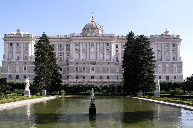 Royal Palace Guided Tour Small Group with Tickets - Entering the Royal Palace with preferent access