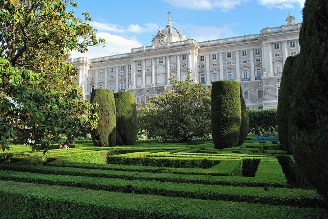 Royal Palace Guided Tour Small Group with Tickets - The city walk to Paseo del Prado