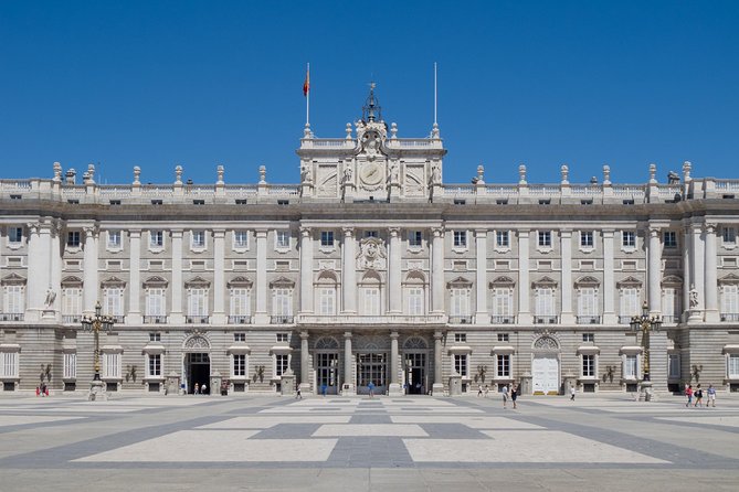 Royal Palace Guided Tour Small Group with Tickets - Plaza de España and the short city walk