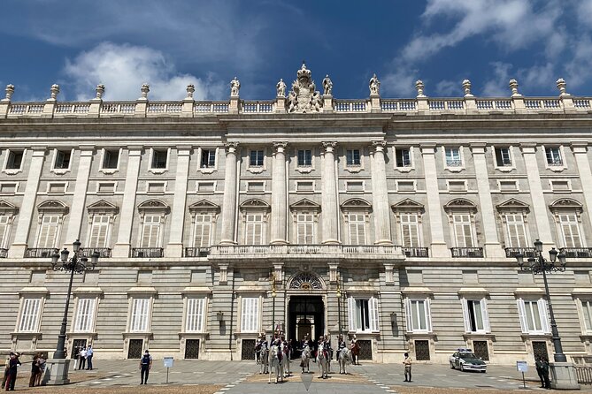 Royal Palace Madrid Small Group Tour with Skip the Line Ticket - The guides make the difference