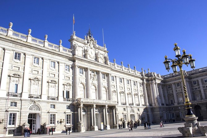 Royal Palace Madrid & Tapas Experience with Skip the Line Ticket - The tapas handoff needs care
