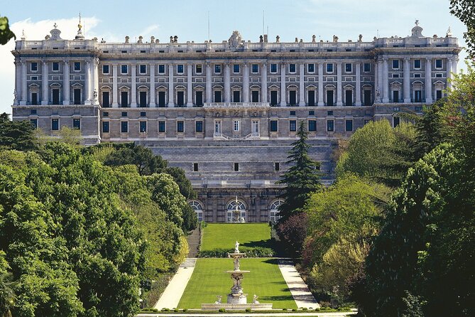 Royal Palace of Madrid Early Entrance Tour Skip-The-Line Ticket - Practical advice for a smoother morning