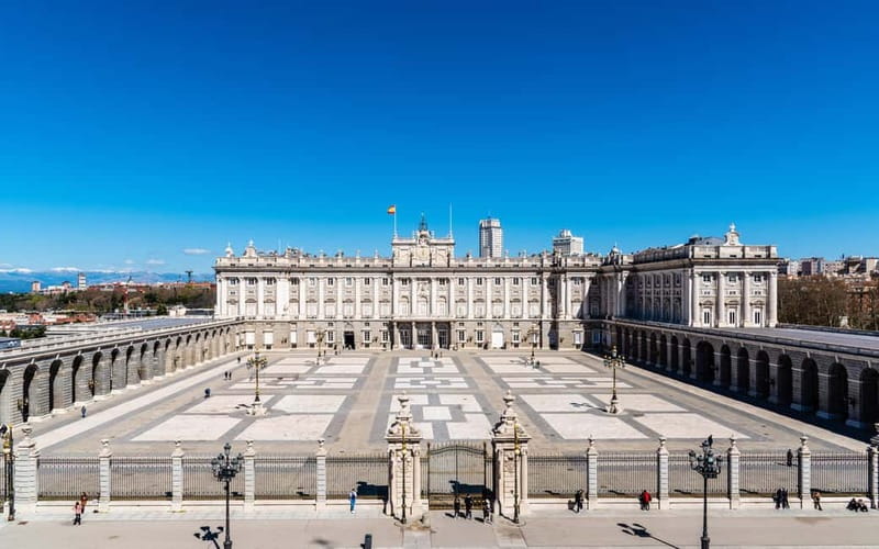 Royal Palace of Madrid: Private tour with entrance included - The Royal Chapel, Armory, and famous works