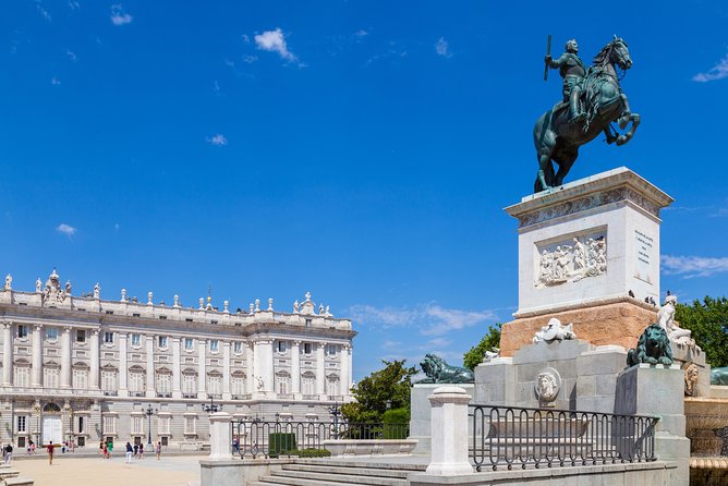 Royal Palace of Madrid Private Tour with Tickets - Key points to know before booking