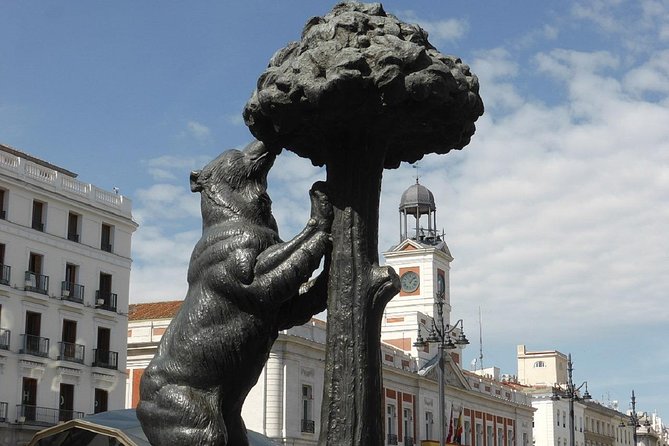 Royal Palace & Prado Museum Skip the Line Guided Tour - Madrid’s old center between the two museums