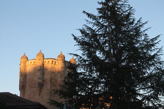 Salamanca Evening Walking Tour bilingual - Convento de las Dueñas and the tunnel question