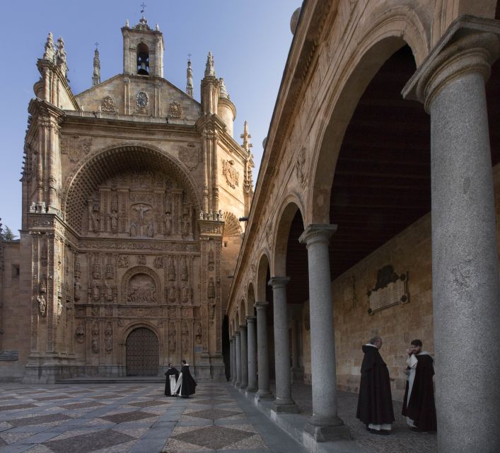 Salamanca: Local Legends Evening Walking Tour in Spanish - Is two hours enough for Salamanca?