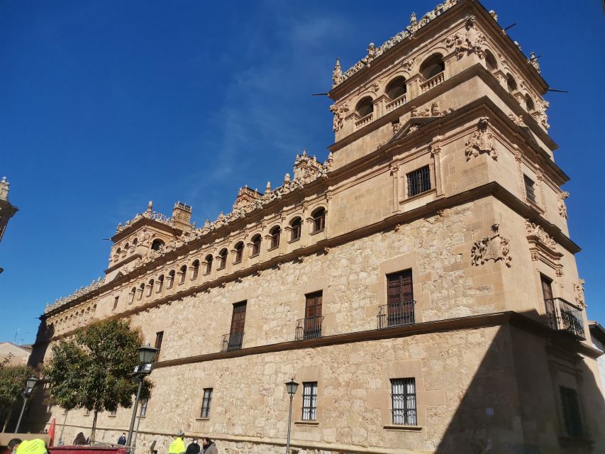Salamanca: Monuments and Landmarks Guided Walking Tour - Key points to know before booking