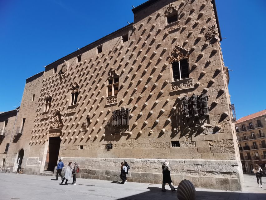Salamanca: Monuments and Landmarks Guided Walking Tour - The extended tour and its extra choices