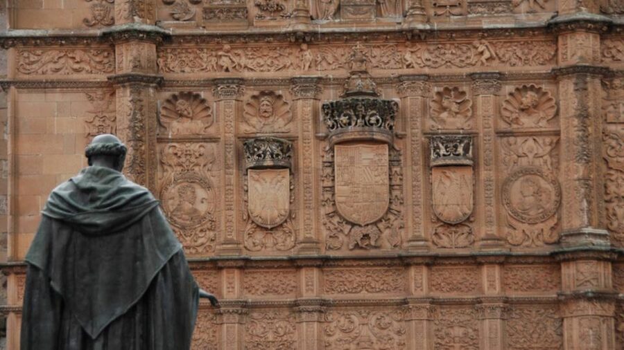 Salamanca: Private Guided Customizable Walking Tour - Walking toward the Tormes River