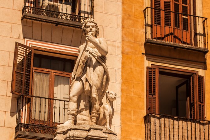 Secrets of Madrid Small Group Tour - Gardens, churches, and the power behind Plaza de la Paja