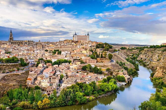 Segovia and Toledo Day Tour from Madrid with Optional Alcazar - What the bilingual format feels like