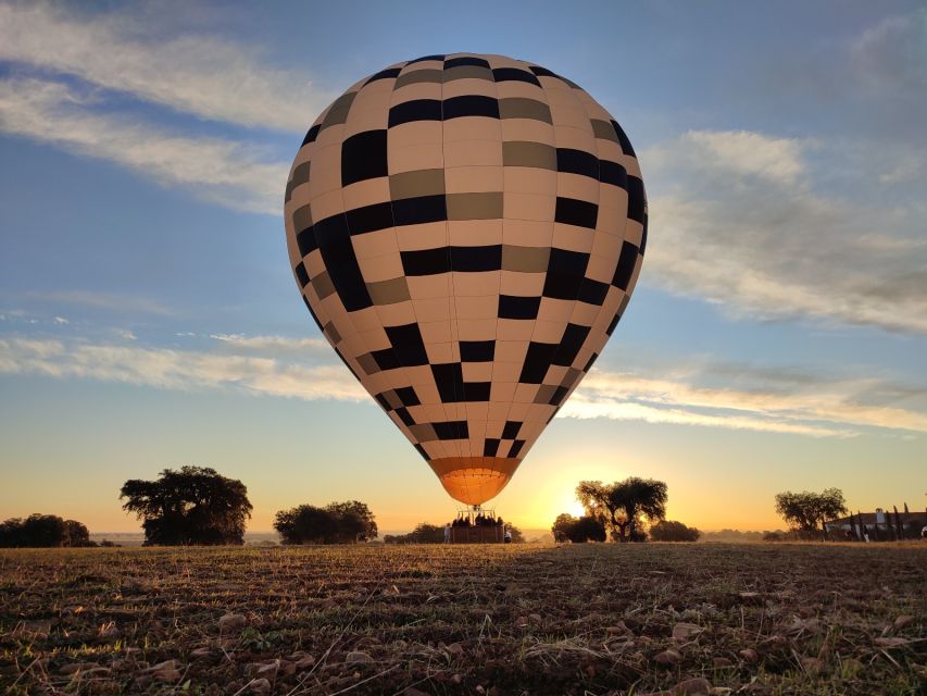 Segovia: Balloon Ride with Transfer Option from Madrid - Watching the balloon inflate near Segovia