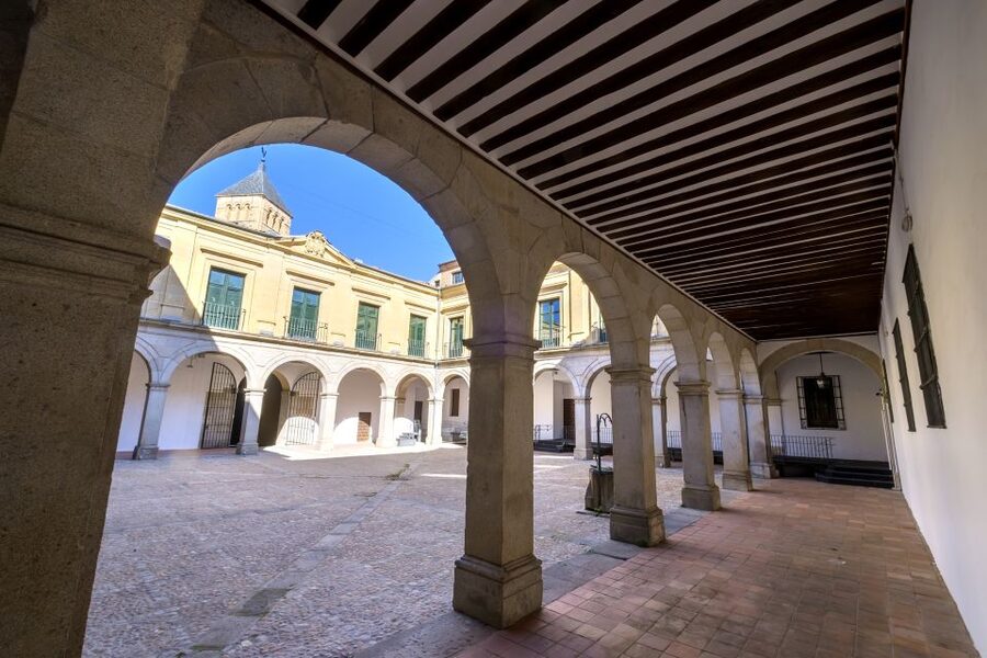 Segovia Cathedral Entrance Ticket - The rear courtyard and western facade