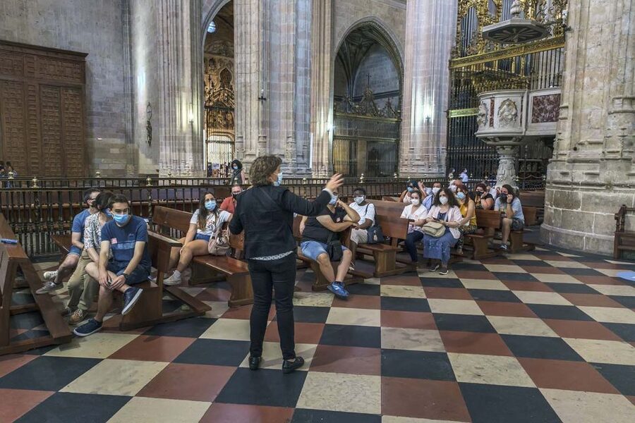 Segovia Cathedral Guided Tour - Booking, cancellation, and arrival tips