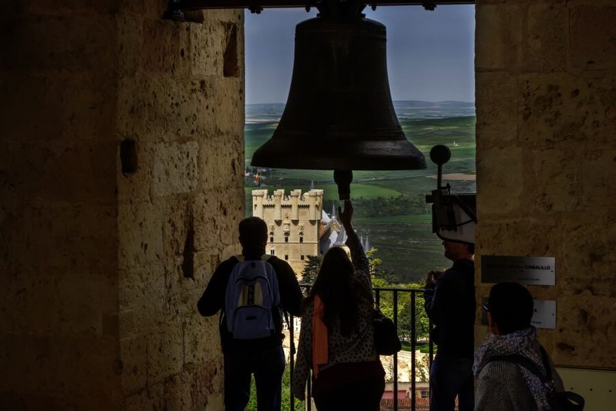 Segovia: Cathedral Tower Guided Tour - Language choices require careful planning
