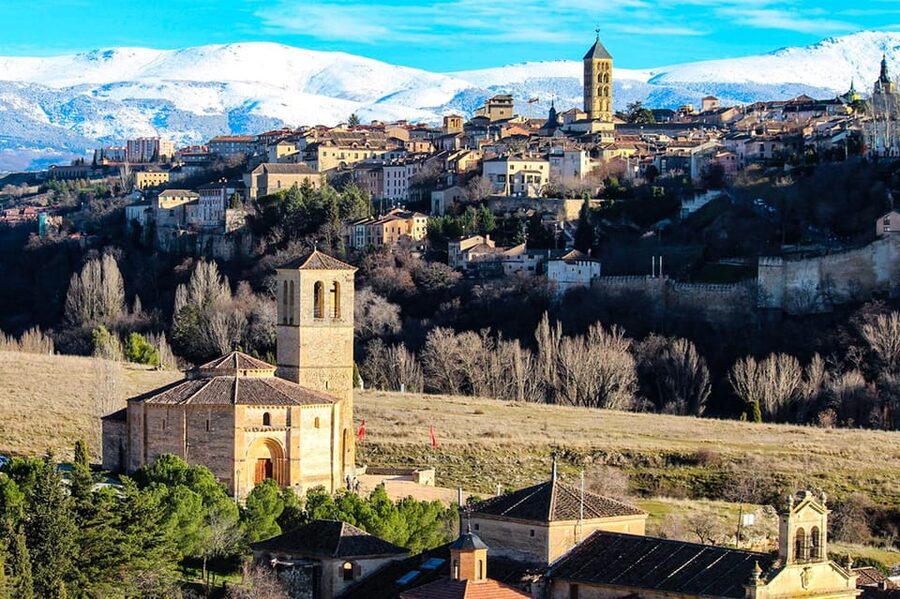 Segovia: guided route on an electric bicycle (ebike) - The Alcázar from below
