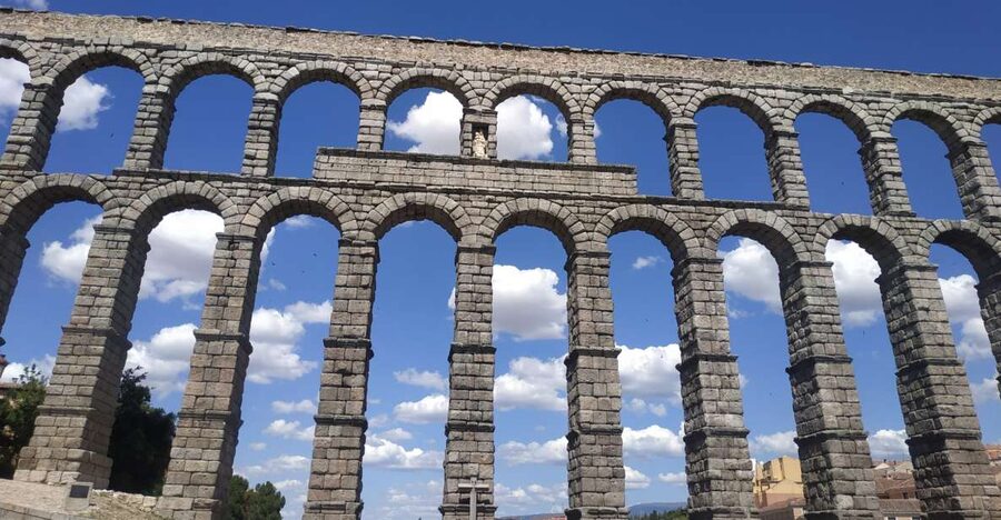 Segovia: Guided Walking Tour with Alcázar Entry - Key points to know