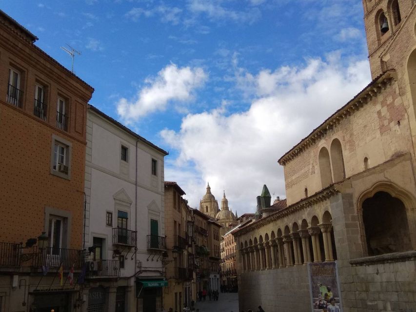 Segovia: Guided Walking Tour with Alcázar Entry - San Martín Church and the former Jewish quarter