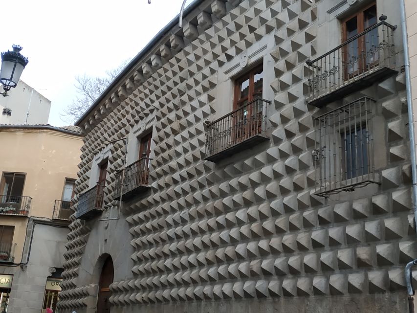 Segovia: Guided Walking Tour with Cathedral & Alcázar Entry - Why this Segovia walk works so well