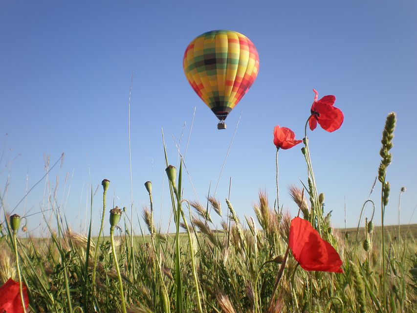 Segovia: Hot-Air Balloon Flight with Optional 3-Course Lunch - The one-hour flight over Segovia