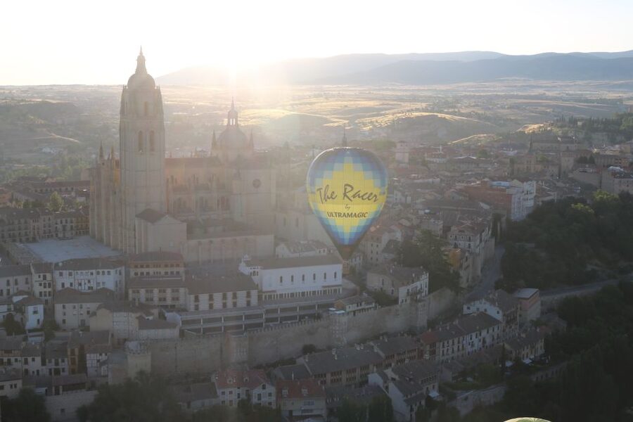 Segovia: Hot Air Balloon Flight with Picnic and Cava - Landing, Cava, and the Spanish breakfast