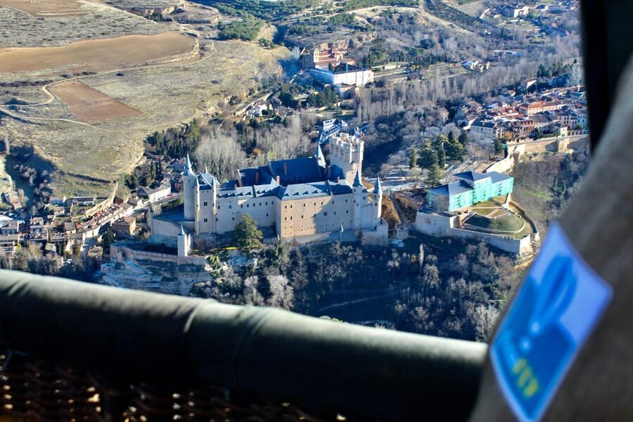 Segovia: Hot Air Balloon Flight with Picnic and Cava - Photos, video, and the value of the $241 price