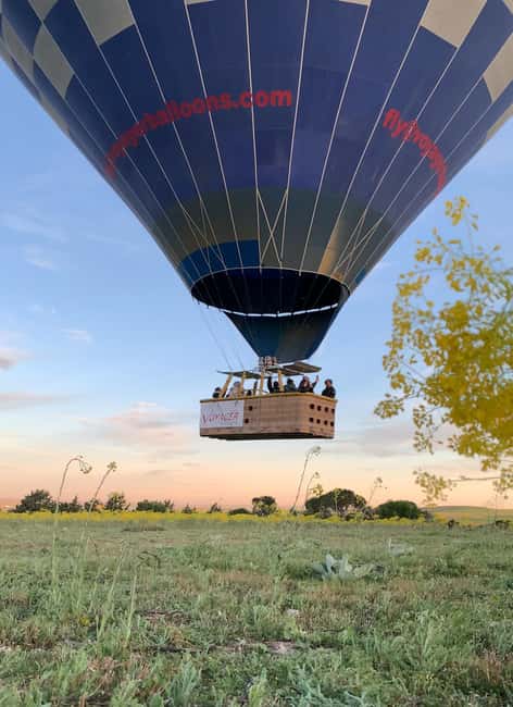 Segovia: Hot-air balloon ride with cava toast & picnic - Cava and a country picnic after landing