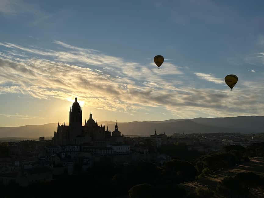 Segovia: Hot-air balloon ride with cava toast & picnic - Return transport and the three-hour schedule