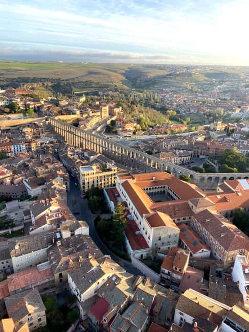 Segovia: Hot-air balloon ride with cava toast & picnic - Is $215 a fair price?