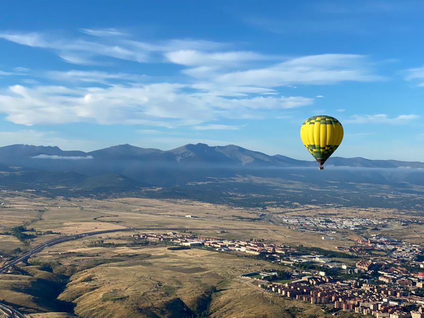 Segovia: Hot Air Balloon Ride with Picnic and Activity Video - The one-hour flight over Segovia