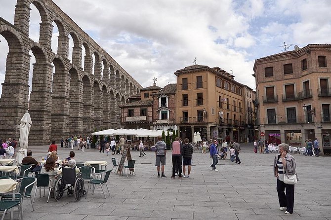 Segovia Private 5 hours Tour from Madrid with Hotel Pick up - What the private vehicle adds to the day
