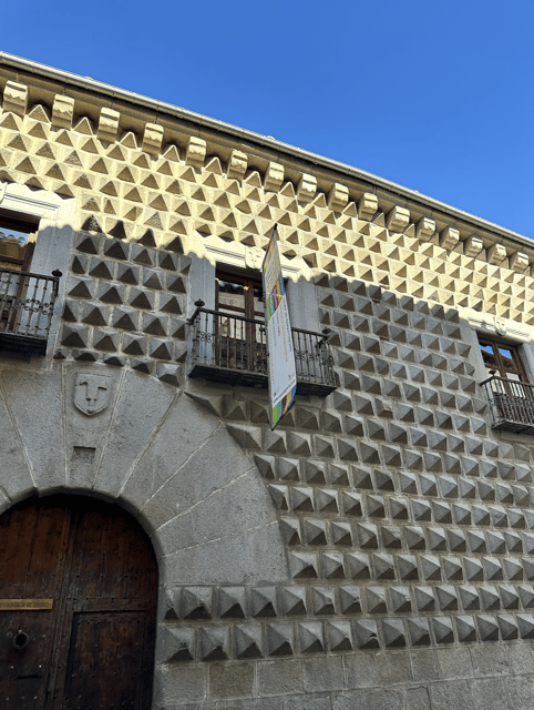 Segovia: private tour with Alcazar, Cathedral and wine tasting - Key points at a glance