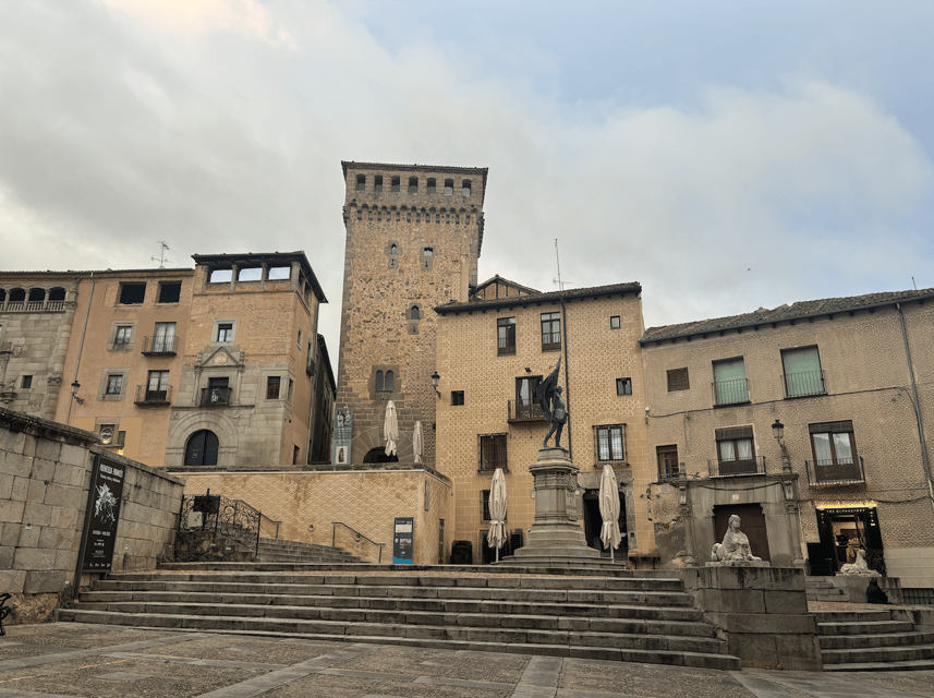 Segovia: private tour with Alcazar, Cathedral and wine tasting - Seeing Spain’s last Gothic cathedral