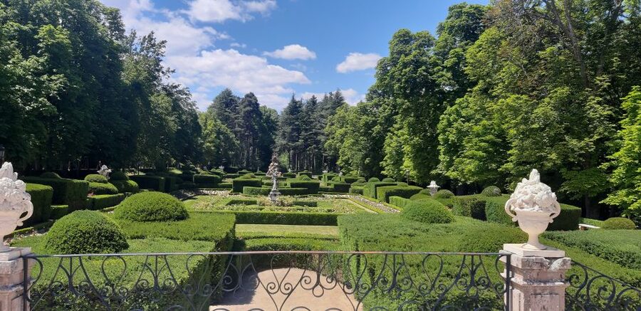 Segovia: Royal Palace of La Granja de San Ildefonso Tour - Eva’s lively Spanish explanations