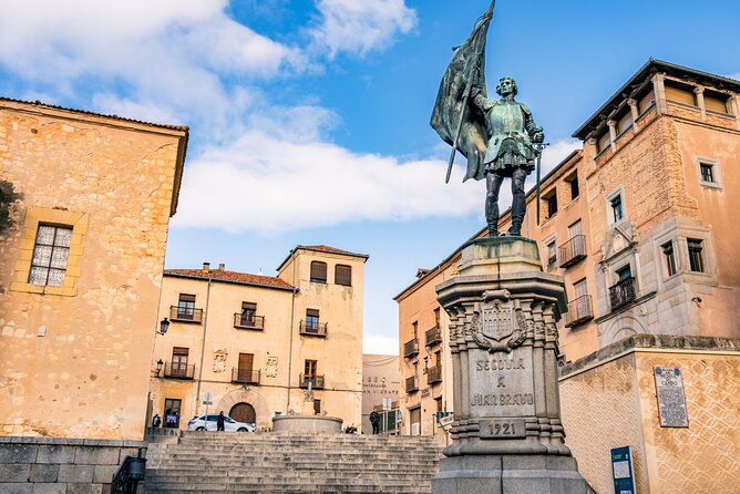 Segovia Scavenger Hunt and Sights Self-Guided Tour - Questions, points, and photo challenges