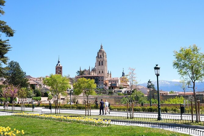 Segovia Tour with Cathedral and Alcazar from Madrid - The bilingual format deserves careful thought