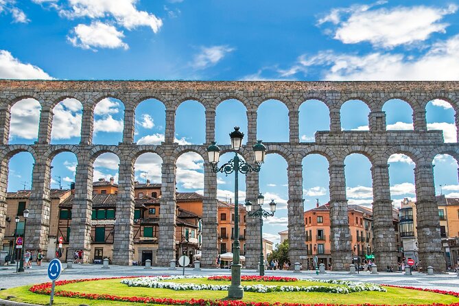 Segovia Walking Private Tour 3 hours with tickets included - Inside the Alcazar with a guide