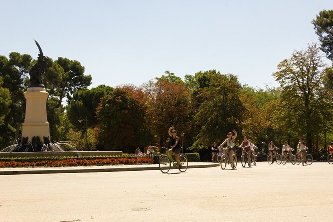 Self Guided Bike Tour at The Retiro Park at Your Own Pace - Stop 2: Puerta de Alcalá