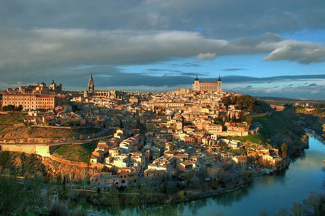 Toledo Day Trip From Madrid wtih Guide - The air-conditioned ride and the first view