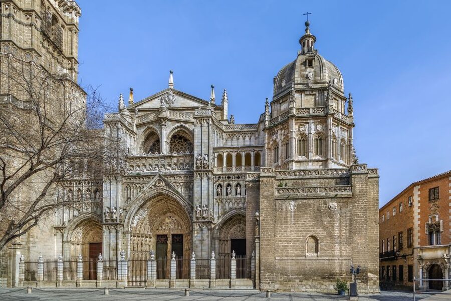 Toledo: Exclusive Private Tour with Licensed Guide - Which guide might you get?