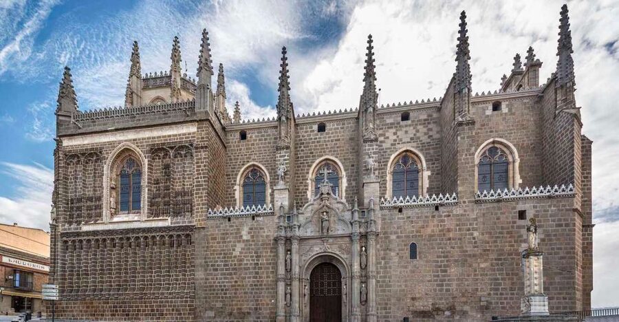 Toledo: Guided Monument Walking Tour with Wristband Pass - San Juan de los Reyes and the Catholic Monarchs
