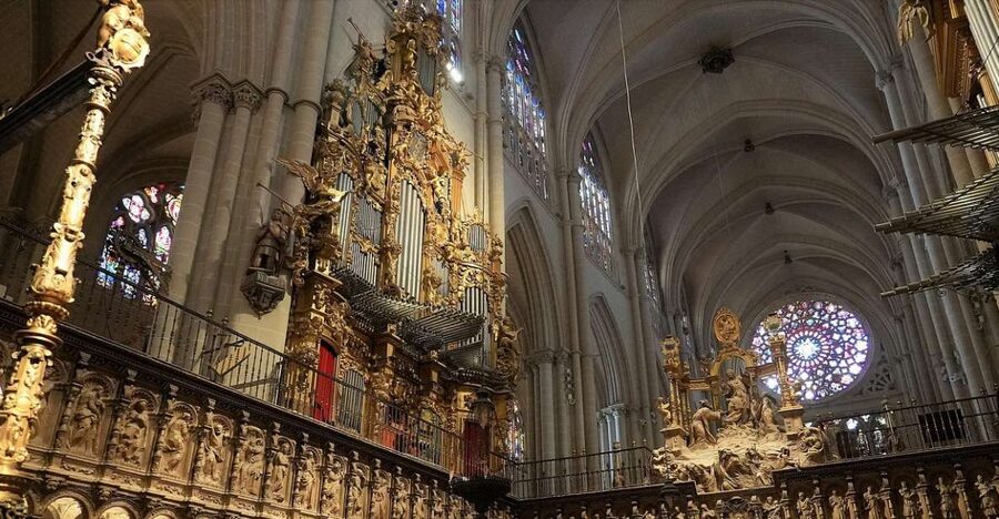 Toledo: Guided Walking Tour with Cathedral Ticket and Tour - Entering Toledo Cathedral